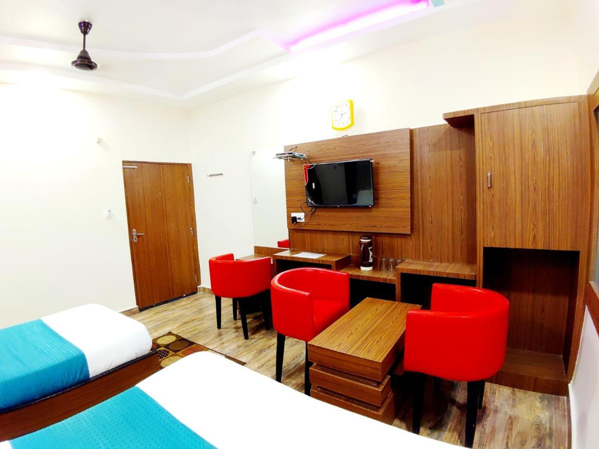 City Hotel Allāhābād Junction Zewnętrze zdjęcie